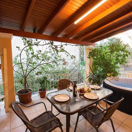 Luxury Katrinas Apartment With Outdoor Jacuzzi コルフ島 エクステリア 写真