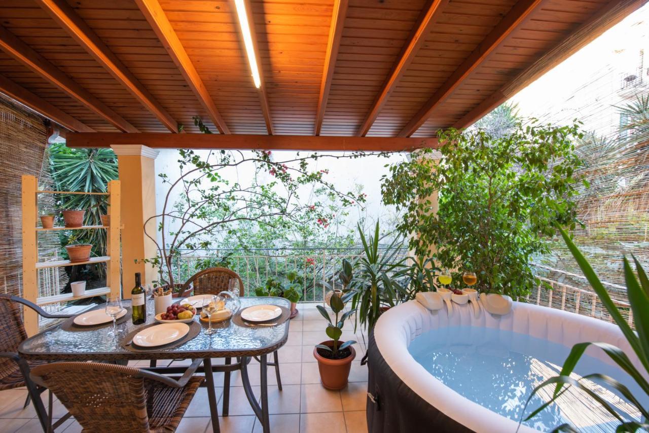 Luxury Katrinas Apartment With Outdoor Jacuzzi コルフ島 エクステリア 写真