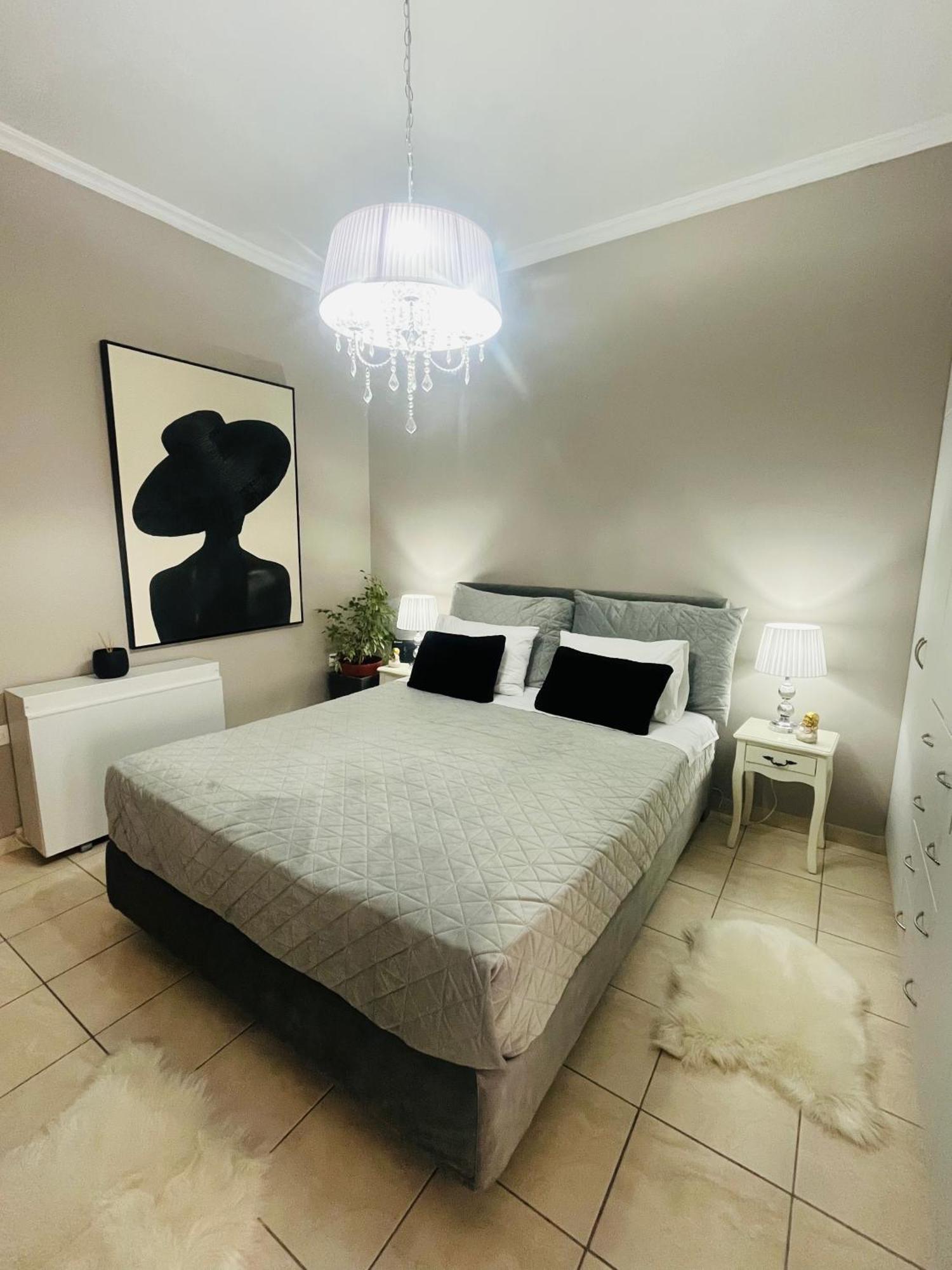 Luxury Katrinas Apartment With Outdoor Jacuzzi コルフ島 エクステリア 写真